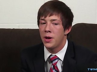 Brunette twinks rimjob with cumshot